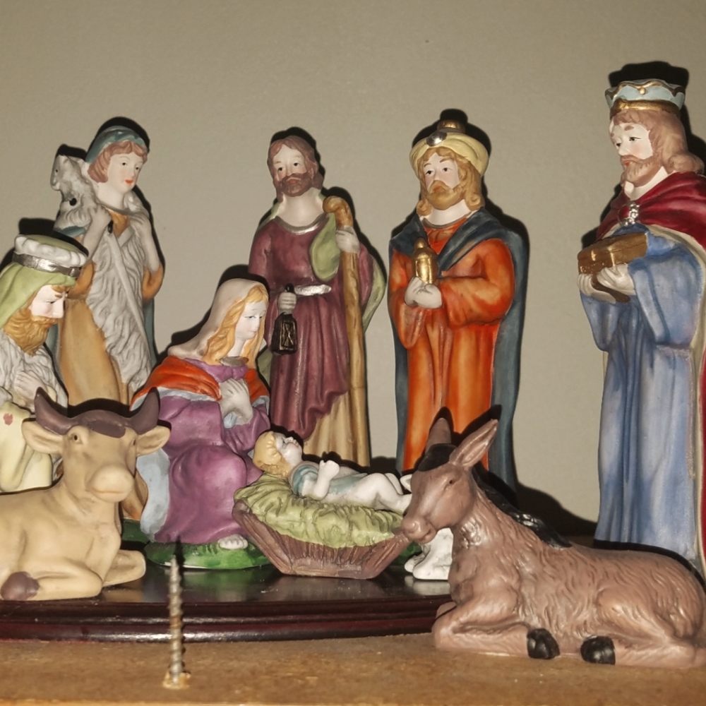 Vintage Nativity Set Christmas 11 Piece Porcelain Bealls Stage